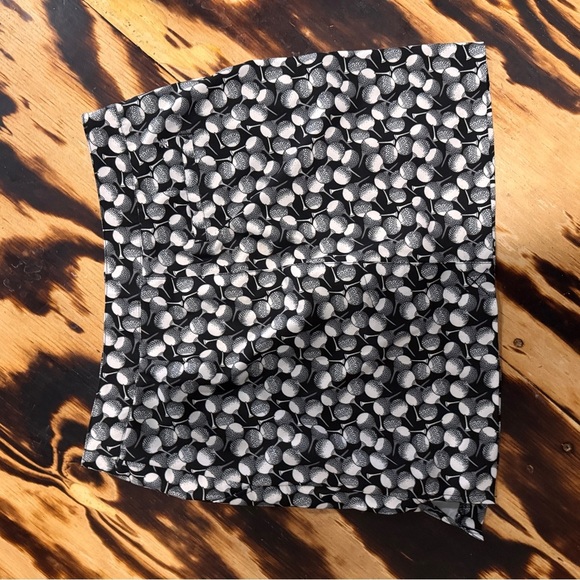 Izod Black and White Golf  Mini Skirt Casual - Picture 4 of 6